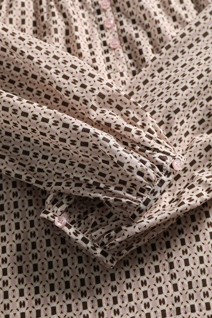 242A6143